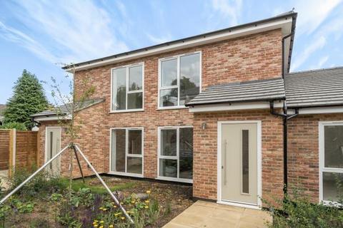 undefined, Champagne Walk,  Finchley,  London,  N3