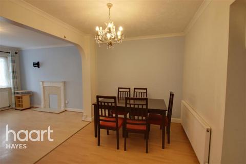 2 bedroom terraced house to rent, Lansbury Drive, Hayes UB4