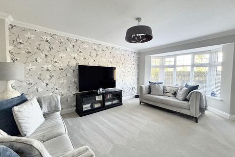 5 bedroom detached house for sale, Hawthorn Way, Manchester M28