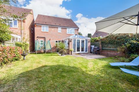 4 bedroom detached house for sale, Blakes Farm Road, Southwater, Horsham, West Sussex