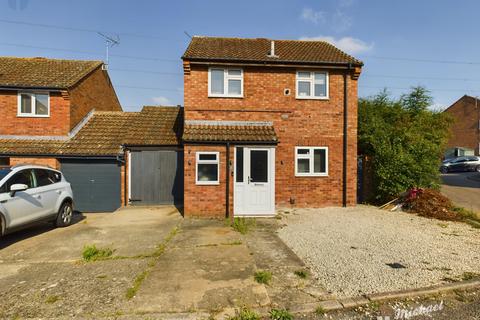 2 bedroom link detached house for sale, Meredith Drive, Aylesbury