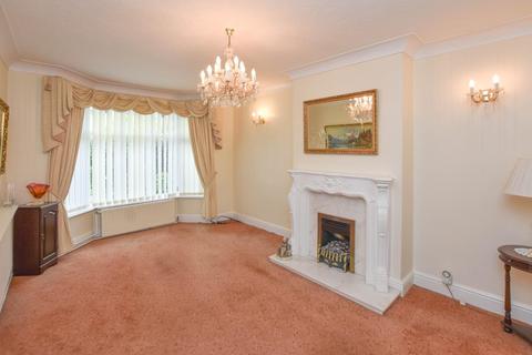 3 bedroom semi-detached house for sale, Strand Avenue, Ashton-In-Makerfield, Wigan, WN4 8LE