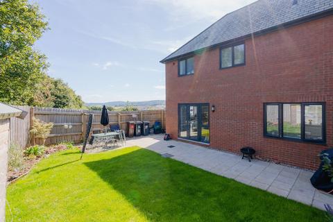 2 bedroom end of terrace house for sale, Barn Park, Crediton, EX17