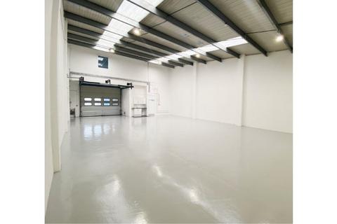 Warehouse to rent, Unit C6, Brooklands Close, Sunbury-On-Thames, Surrey, TW16 7DX