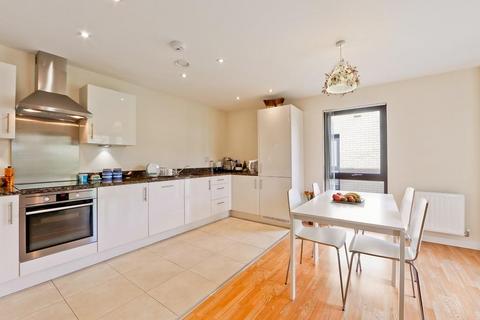 1 bedroom flat for sale, Newman Close, London, NW10 2EF