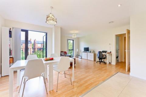 1 bedroom flat for sale, Newman Close, London, NW10 2EF