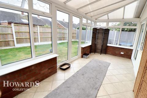 4 bedroom detached bungalow for sale, Rosedale Gardens, Belton