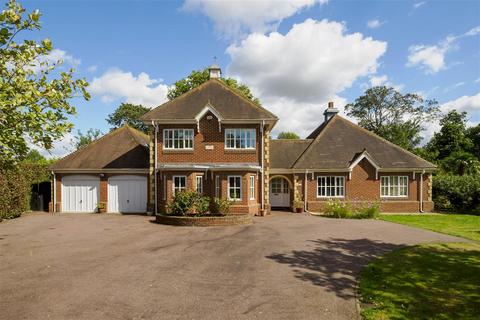 5 bedroom detached house for sale, Cades Orchard, Painters Forstal