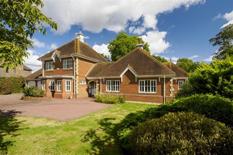 5 bedroom detached house for sale, Cades Orchard, Painters Forstals