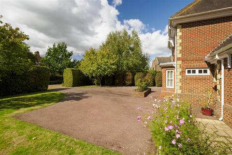 5 bedroom detached house for sale, Cades Orchard, Painters Forstal