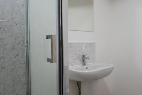 5 bedroom house share to rent, Maine Road