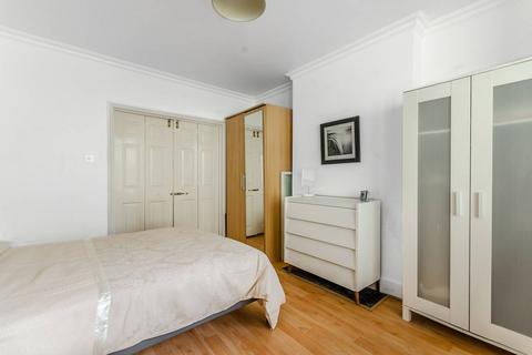 1 bedroom flat to rent, Hannel Road, Fulham, London, SW6