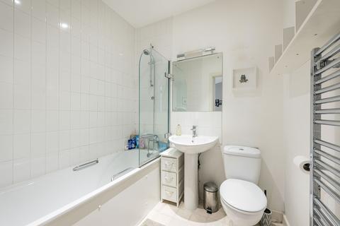 1 bedroom flat for sale, Dwyer House, Fulham, London, SW6