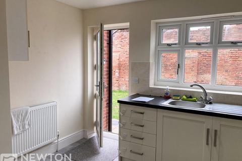 3 bedroom semi-detached house to rent, Frederick Street, Retford DN22