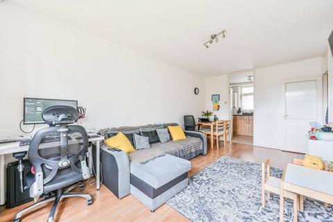 1 bedroom flat to rent, Rosenau Road, Battersea Park, London, SW11