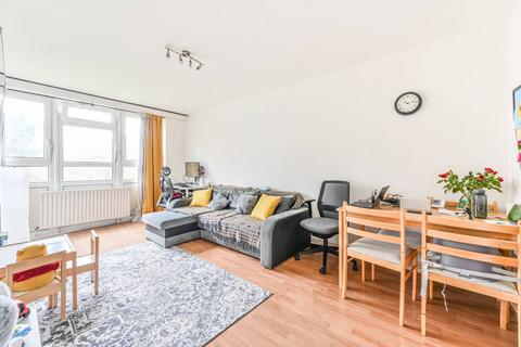 1 bedroom flat to rent, Rosenau Road, Battersea Park, London, SW11