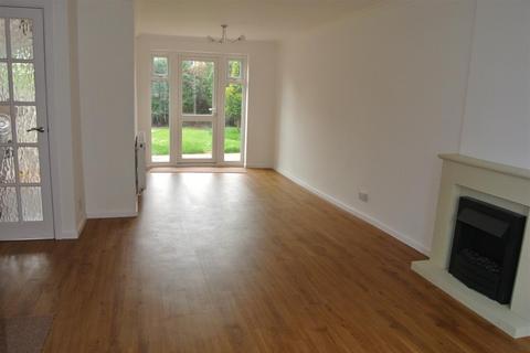 3 bedroom end of terrace house to rent, Upper Holly Walk, Leamington Spa