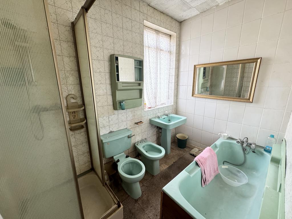 Toilet.jpg