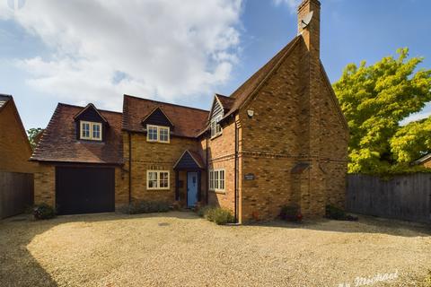 4 bedroom detached house for sale, Forge Court, Aston Clinton, HP22 5FU