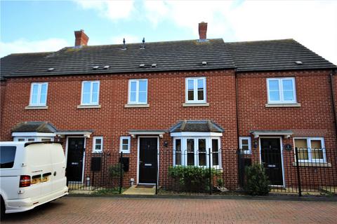 3 bedroom terraced house to rent, Saltcote Way, Bedford MK41