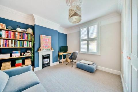 15 Manor Lane, London, SE13 5QW
