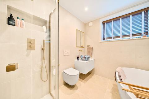 15 Manor Lane, London, SE13 5QW