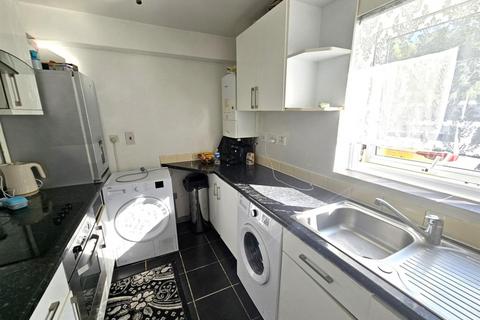 1 bedroom flat to rent, The Seasons, September Way, Stanmore, Greater London, HA7 2SE