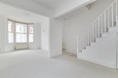 3 bedroom terraced house to rent, Cranbrook Road, London