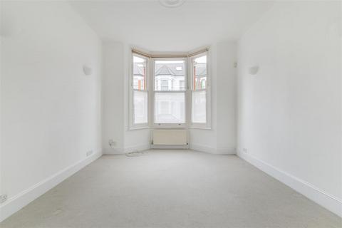 3 bedroom terraced house to rent, Cranbrook Road, London