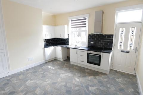 2 bedroom terraced house to rent, Morley