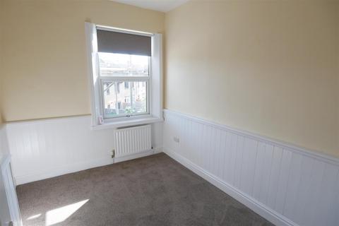 2 bedroom terraced house to rent, Morley