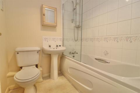 2 bedroom terraced house for sale, Saunders Crescent, Pocklington, York