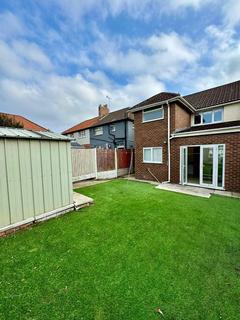 3 bedroom terraced house to rent, Ingrave Road, Liverpool L4