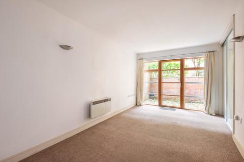 2 bedroom flat to rent, The Courtyard, St. Martins Lane, York, YO1