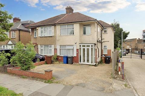 2 bedroom flat to rent, Weston Drive, Stanmore HA7