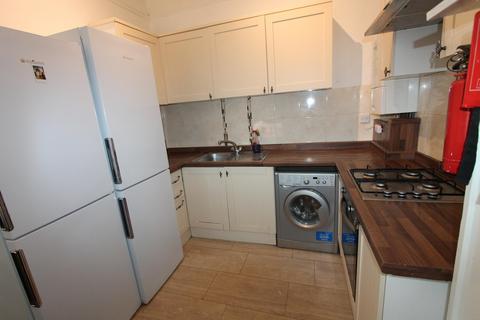 5 bedroom flat to rent, Leam Terrace, Leamington Spa, CV31