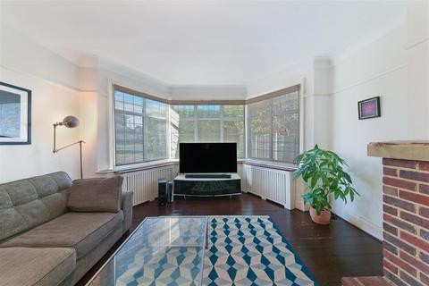 202 Fir Tree Road, Epsom, KT17 3NL