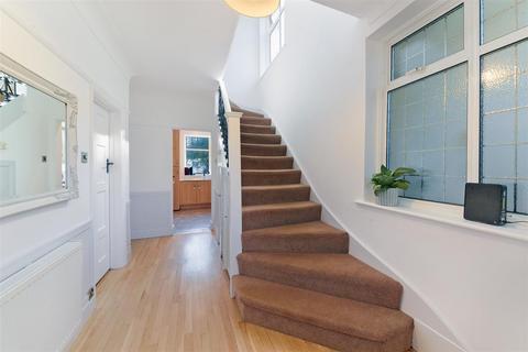 202 Fir Tree Road, Epsom, KT17 3NL
