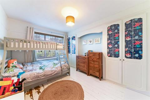 202 Fir Tree Road, Epsom, KT17 3NL