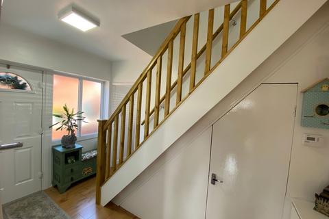 2 bedroom semi-detached bungalow for sale, 3 North Downs Road, Shaw, OL2 7RJ