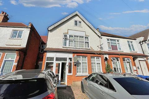 5 bedroom semi-detached house to rent, Welldon Crescent, Harrow HA1