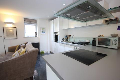 2 bedroom flat for sale, Palatine Road, West Didsbury, Manchester, M20