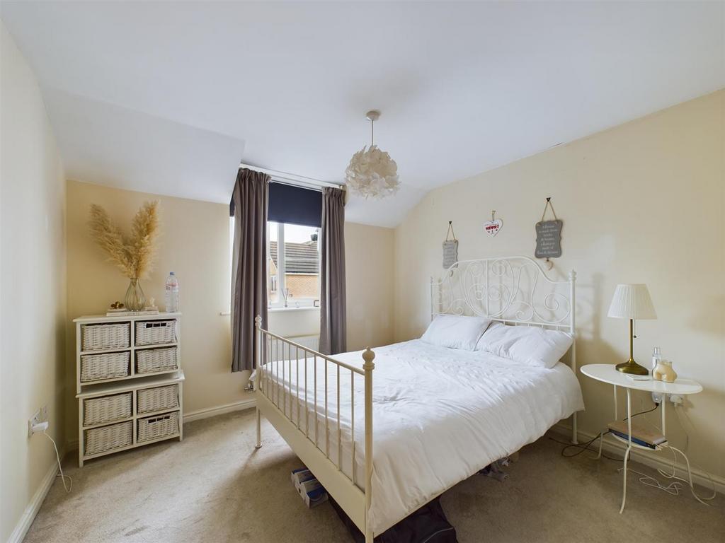 Bed 1.jpg