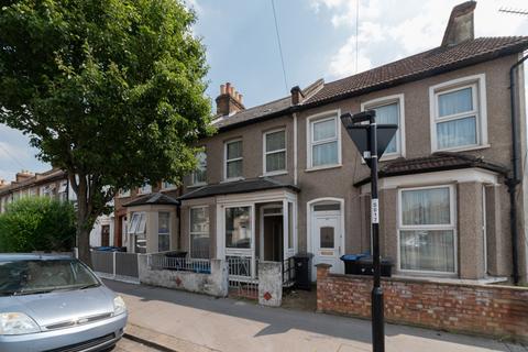 3 bedroom terraced house for sale, Winterbourne Road, Thornton Heath, CR7