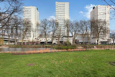 1 bedroom flat for sale, Knowles House, Neville Gill Close, London, SW18