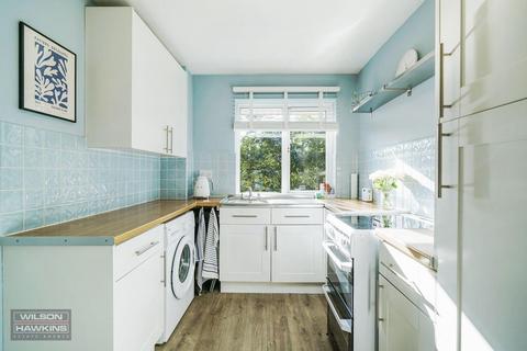 1 bedroom flat for sale, Roxborough Park, Harrow On the Hill HA1