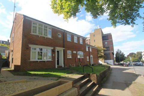 2 bedroom ground floor flat to rent, Hollow Lane, Hitchin, SG4