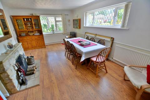 4 bedroom detached house for sale, Highfield Road, West Moors, Ferndown, BH22