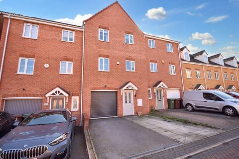 4 bedroom townhouse for sale, Springfield Close, Lofthouse, Wakefield, West Yorkshire