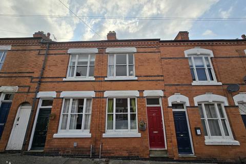 2 bedroom terraced house to rent, Hartopp Road, Leicester